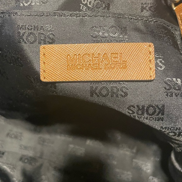 Michael Kors Kempton Black Nylon & Tan Leather Zip Top Tote Bag - Picture 5 of 12